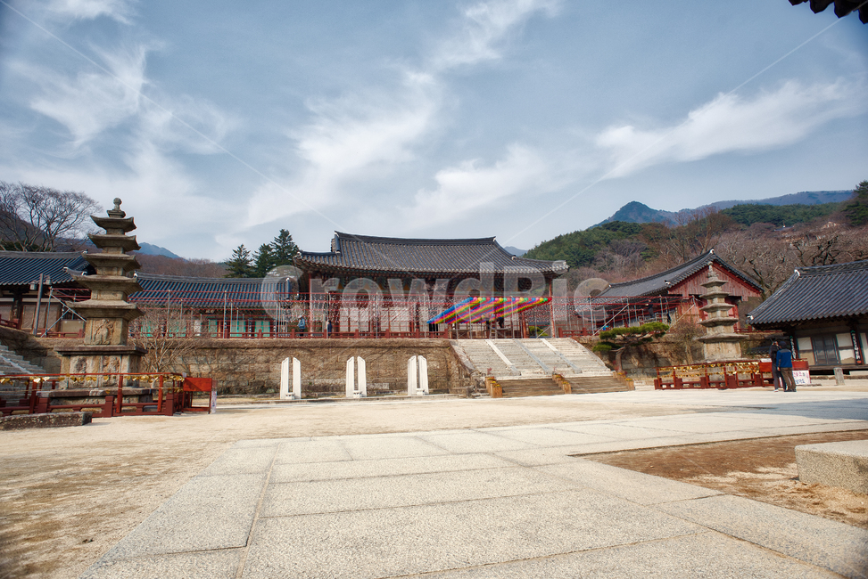 화엄사,풍경,천년고찰,사찰,지리산,한국전통,한국문화,korean traditional,korean culture,종교,신앙,religion,belief,faith,건축물,건물외관,exterior,building,structure,architecture,construction