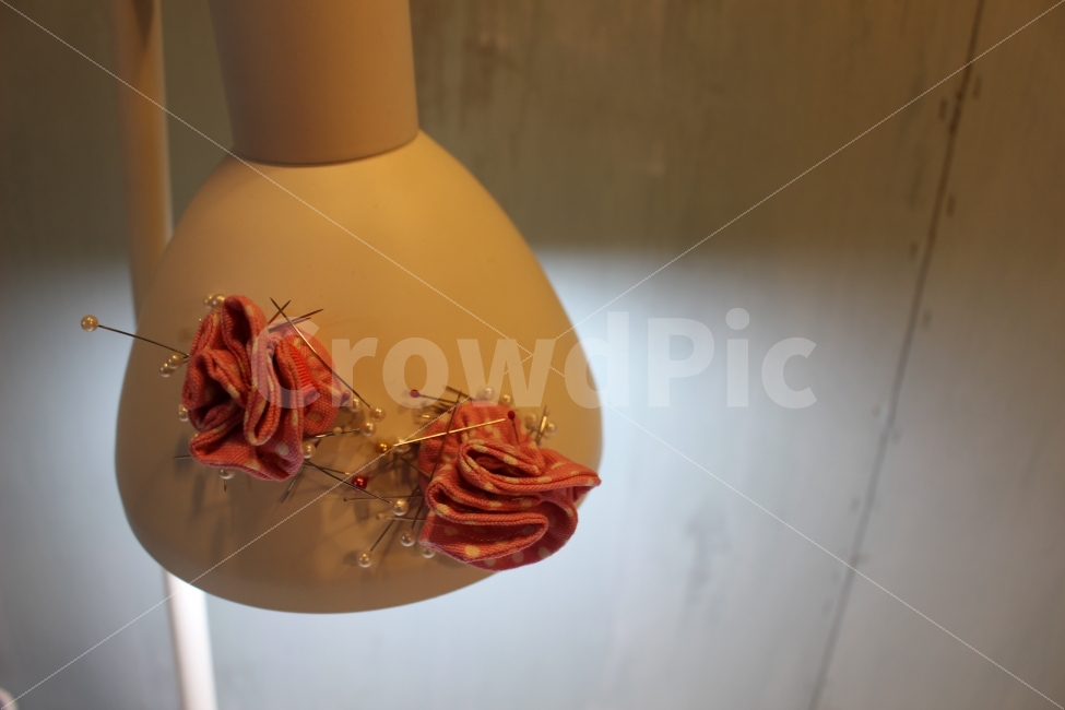작업,디자이너,드레스재단,재봉틀,재단,작업실,여성,맞춤드레스,패션스타일,의상,fashion,style,인테리어,실내디자인,interior design,사물,물건,오브젝트,thing,object,matter