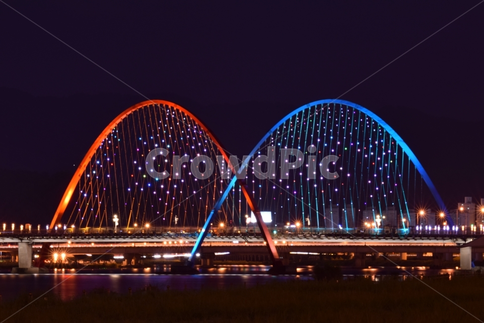 다리,대전,야경,밤,엑스포,야경,밤,풍경,nightscape,night,landscape,랜드마크,landmark,tourist attraction,한국랜드마크,한국관광지,한국명소,korea landmark,korea tourist attraction,architecture,건축물,building,건물,bridge,arch bridge,아치교,arch,아치,arched,아치형