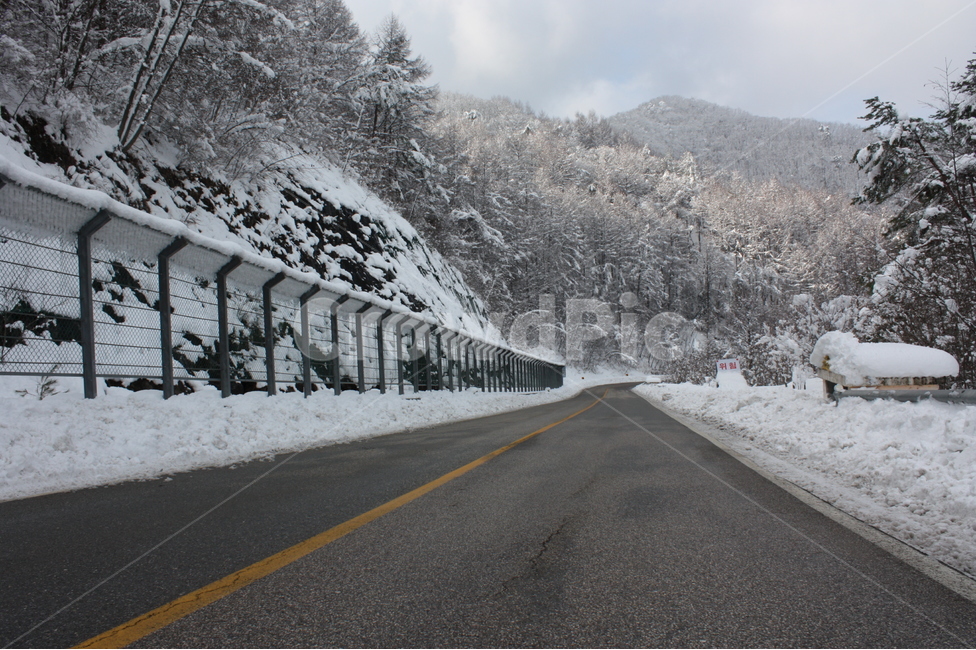겨울,산,눈,도로,하늘,풍경,겨울,계절,winter,season,자연,풍경,nature,landscape,road