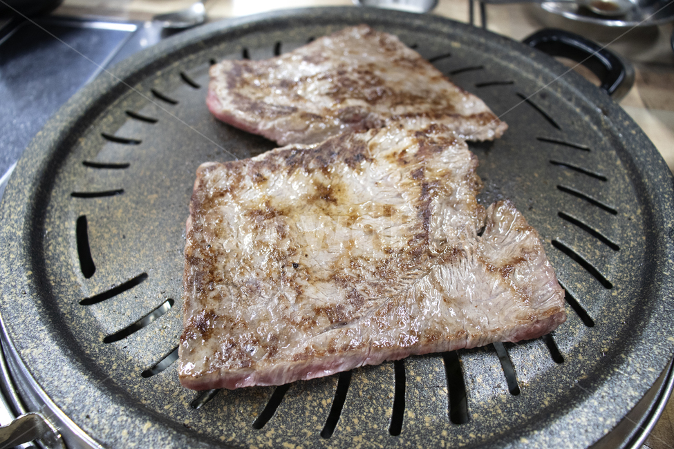 소고기,한식,음식,beef,식재료,불판,그릴,요리,cook,meal,food,dishes,등심,등심살,식사,먹거리,고기,술안주,육류,meat,한우,안주,음식,식재료,요리,food,cook,meal,dishes,food reserves,육류,고기,meat