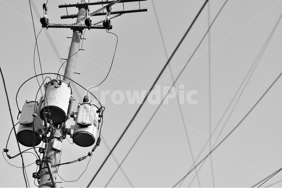 전신주,하늘,케이블,전압,흑백,voltage,전선,electric,wire,타워,tower,라인,line,전기,electricity,높다,공업,산업,기술,위험,금속,배분,전봇대,흑백사진,monochrome,emotional,감성적인,감성,거미줄,패턴,pattern,외로운,쓸쓸한,고요한,조용한,telephonepole,quiet,파워,power,cable,흑백,모노톤,monochrome,black and white