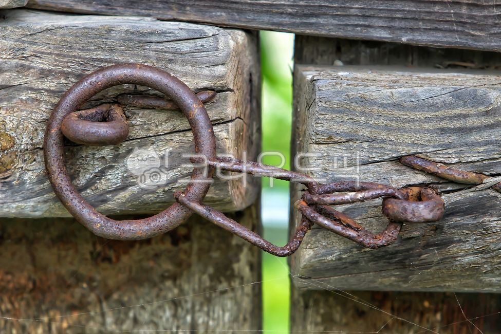 문고리,나무문,옛날문,대문,쇠고리,쇠걸이,전통문