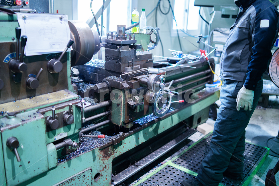 machine,human,인간,person,사람,작업자,선반공,기술자,operator,빈티지,vintage,old,oldmachine,milling,millingmachiine,밀링,밀링머신,작업,가공,생산,공장,lathe,production,factory,엔지니어,engineer,기계,산업,industry,industrial,제조업,manufacturing business,manufacturing industry