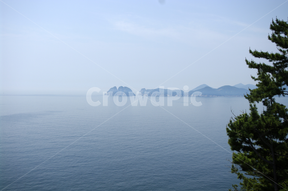 하늘,섬,바다,풍경,나무,자연,풍경,nature,landscape,land,땅,outdoors,옥외,shoreline,해안선,water,물,ocean,대양,sea,coast,연안