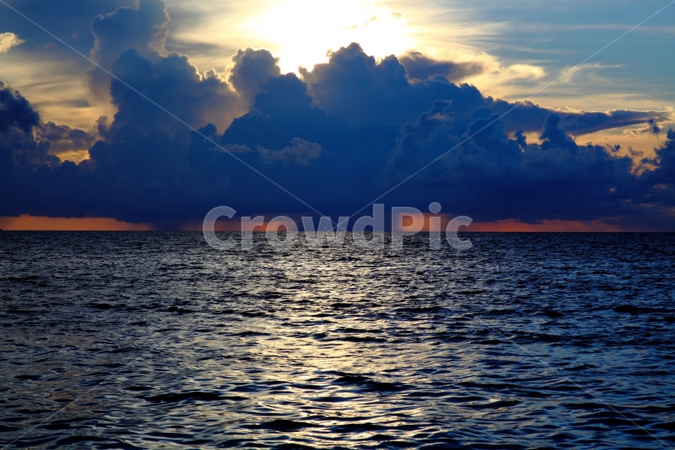 바다,수평선,구름,sea,cloud,몰디브,maldives,하늘,소나기,풍경,자연,풍경,nature,landscape,outdoors,옥외,sky,sunlight,햇빛,dusk,황혼,red sky,붉은 하늘,dawn,새벽,sunset,일몰