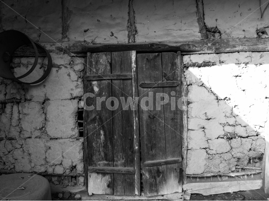 nature,건물,rural,농촌,outdoors,문,한국전통,한국문화,korean traditional,korean culture,흑백,모노톤,monochrome,black and white