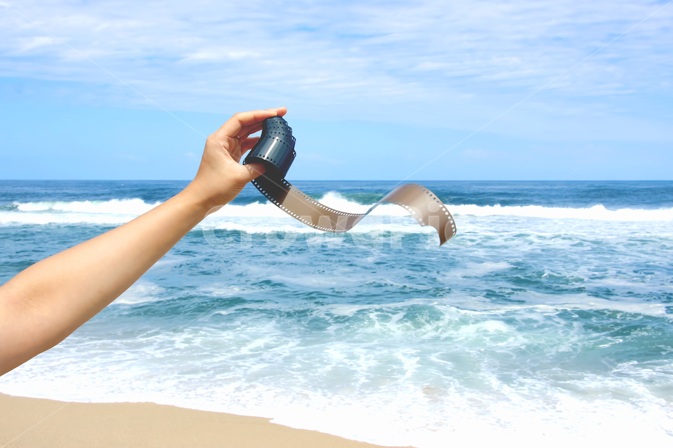 감성,감성사진,필름,바다,색감,파도,해변,바다,beach,sea,사람,인물,인간,human,person,신체일부,몸,body,사진작가,포토그래퍼,photographer,감성,sensible,feeling