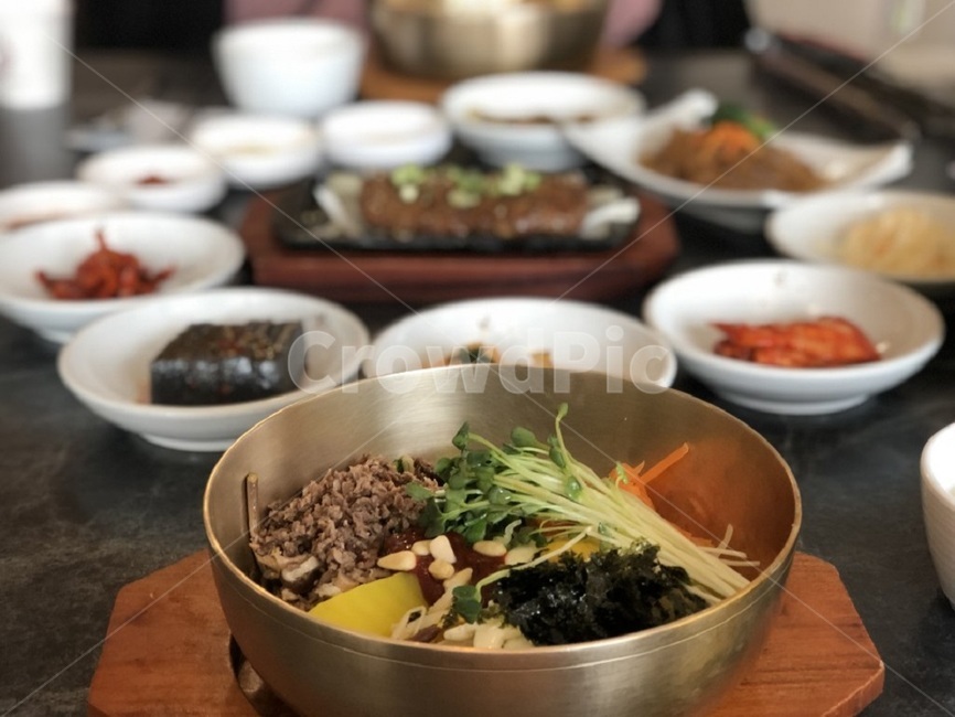 비빔밥,한식,koreanfood,한국음식,토속음식,점심,한국,한국문화,한국전통,음식,식재료,요리,food,cook,meal,dishes,food reserves,한식,한국음식,한국요리,korean food,korean dishes,korean meal,korean cook