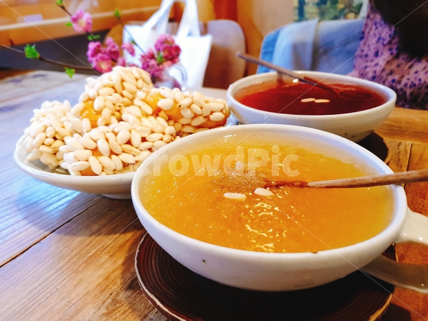 전통음료,식혜,한과,강정,수정과,bowl,사발,food,음식,tea,bevarage,음료,traditional