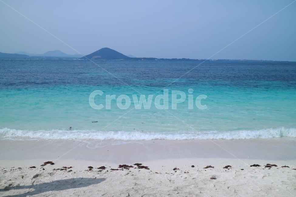 바다,sea,water,물,자연,nature,ocean,shoreline,해변,beach,제주도,제주도바다,제주도해변,바다와섬,섬,island,청량,깨끗,삼다수,수영,겨울바다,겨울,파도,wave