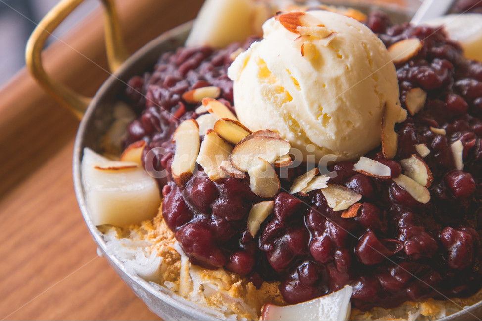 팥빙수,여름,아이스크림,팥,카페,디저트,콩떡,간식,후식,빙수,그릇,음식,먹거리,음식,식재료,요리,food,cook,meal,dishes,food reserves,디저트,간식,후식,dessert,snack