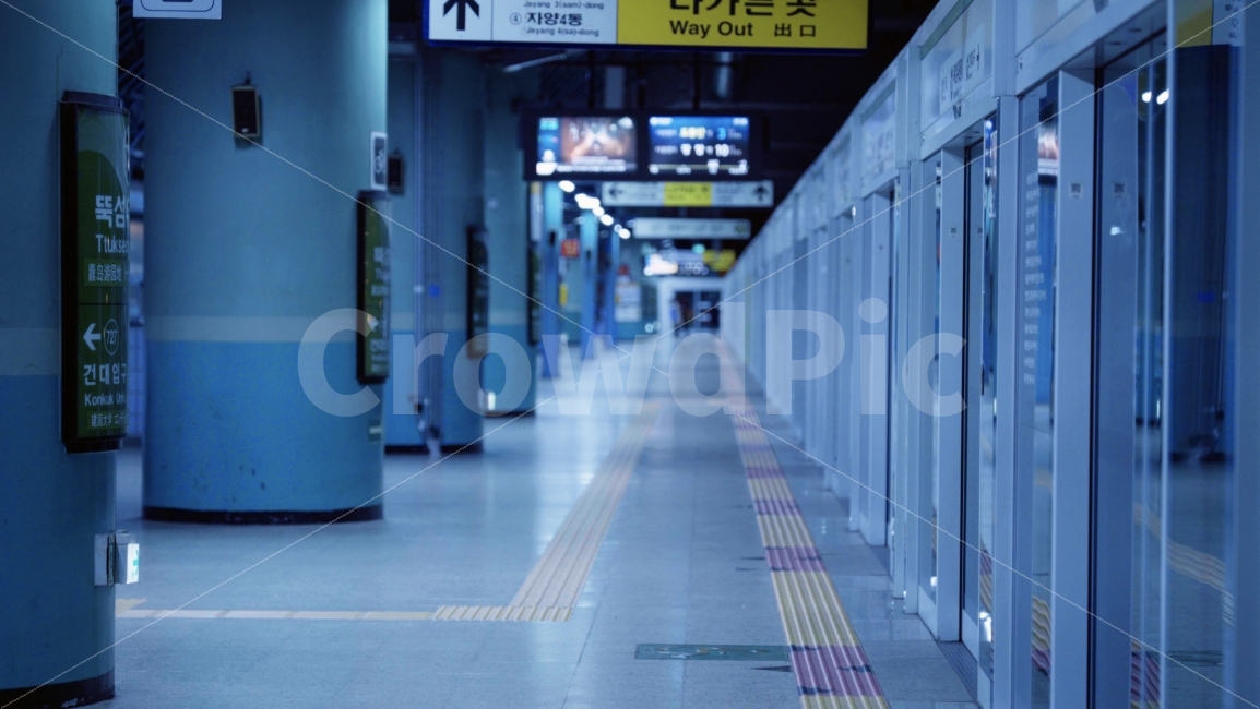 지하철,A7S2,허전함,승강장,서울,교통,교통수단,traffic,transportation,flooring,바닥,floor