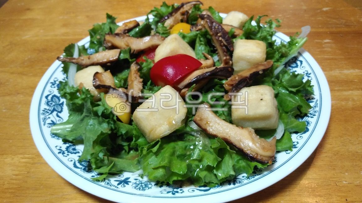 starch powder,pepper,salad,salad sauce,chopped garlic,dried shiitake,soybean paste,sauce,Shiitake mushrooms,Fried tofu,Stirfried Shiitake Mushrooms,tofu,Plum extract