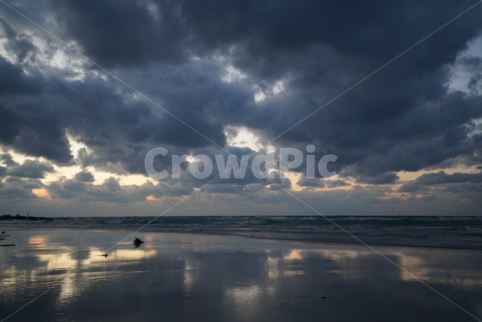 바다,모래사장,구름,반사,일몰,수평,대양,황혼,저녁,해변,자연,풍경,nature,landscape,weather,날씨,outdoors,옥외,cumulus,적운,cloud,sky,하늘