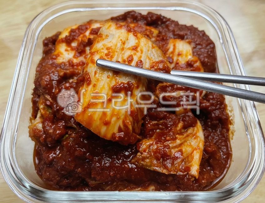 겉저리,배추김치,김치,매운김치,매운음식,매콤한,한식,한국음식,한국요리,매운요리,밥도둑,음식,고추가루,요리,식사,젓가락,식재료,먹방,반찬,밥반찬,food,dish,cook,meal,koreanfood