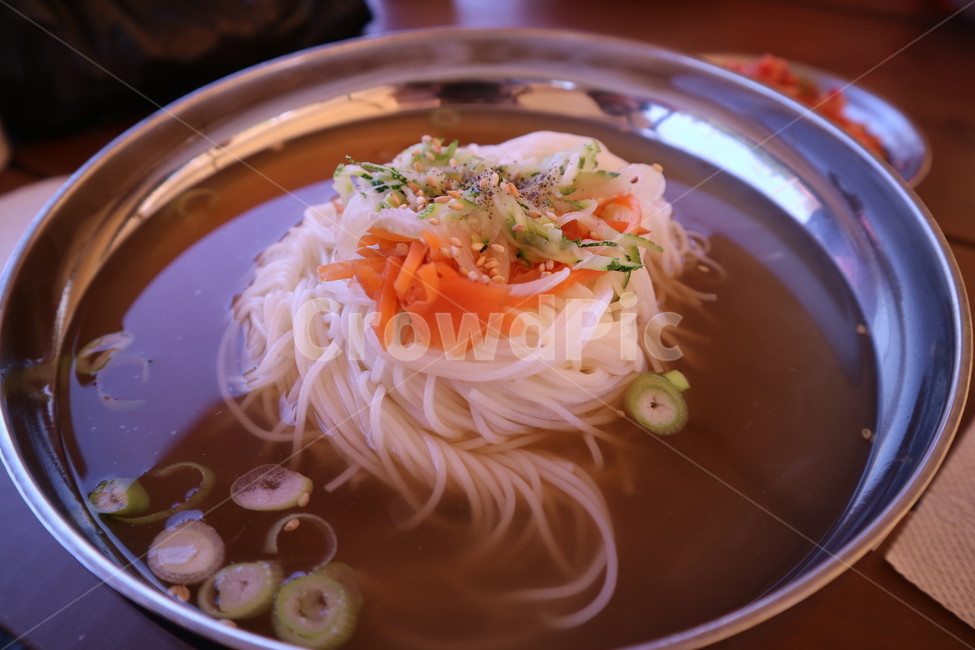 잔치국수,국수,멸치국수,음식,noodles,food,먹거리,요리,국물,육수,메뉴,한식,한국요리,korea,면요리,누들,cook,recipe,한국음식,면류,koreafood,koreacook,식품,식당,점심,그릇,용기,rice,meal,음식,식재료,요리,food,cook,meal,dishes,food reserves,면류,면요리,noodles,한식,한국음식,한국요리,korean food,korean dishes,korean meal,korean cook