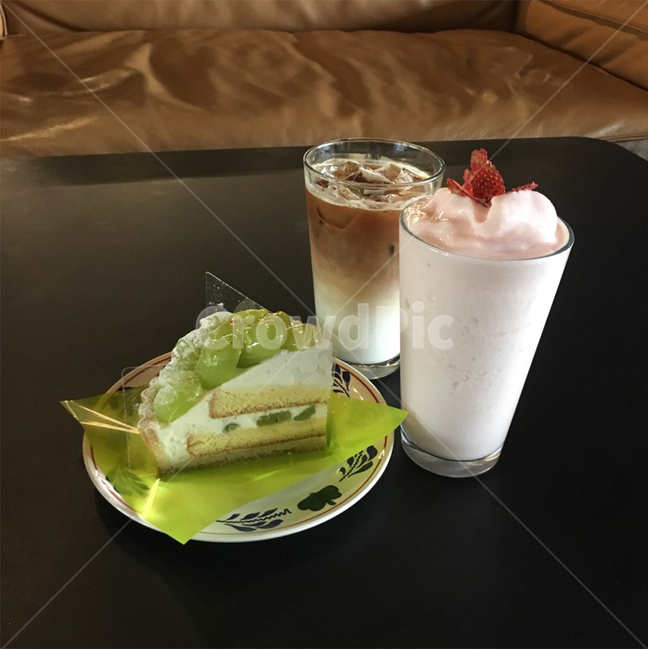 카페,음료,청포도,타르트,커피,쉐이크,딸기,아이스커피,케이크