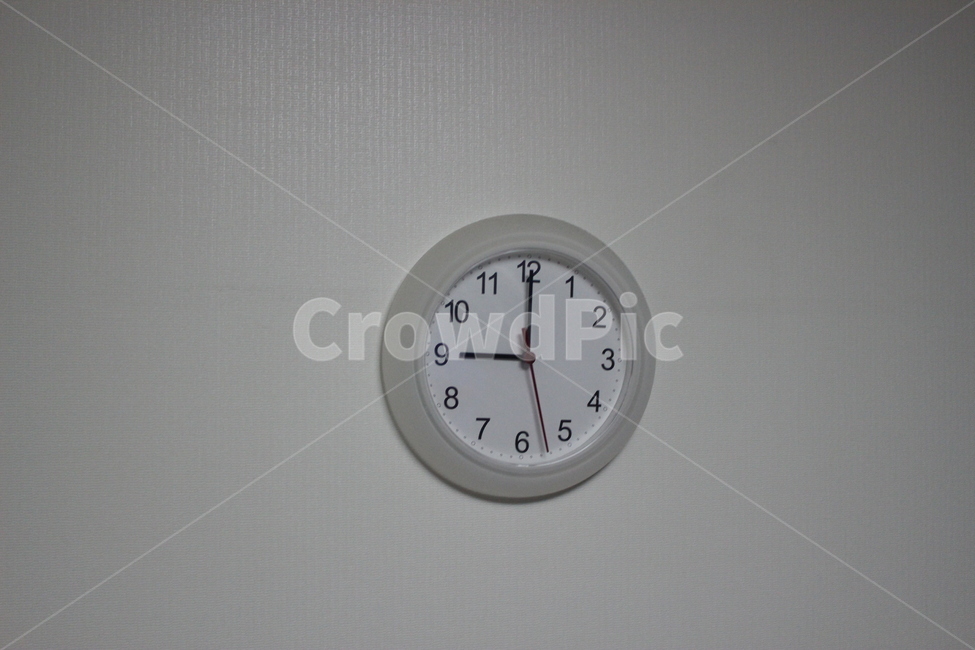 시계,9시,시간,흰색시계,벽걸이시계,사물,물건,오브젝트,thing,object,matter