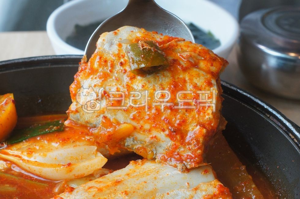 ,stewedjejubeltfish,plating,Braised cutlassfish,local food,fishdishes,Jeju local food,jejulocalfood,fishcuisin,galchijorim,Korean food,kfood,cooking,foodpresentation,seafood,food,braisedcutlassfish,fish dishes,Jeju braised cutlassfish,fish,Plating,localfo