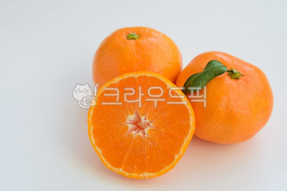 cut,winter fruit,fruit,half tangerine,winter,white background,section,Orange,tangerines,Tangerine section,crush,white,ingredients,cropped,mandarin,citrus fruits,Fruit,tangerine,food,orange,citrusfruit,whitebackground,White,Cutting Tangerine,background,foo