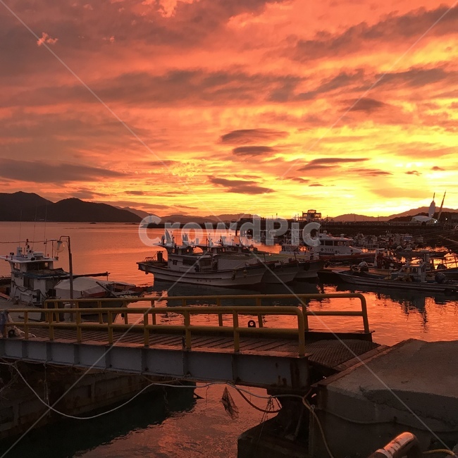 노을,해질녘,바다,부둣가,하늘,산업,industry,industrial,어업,fishery,fishing industry