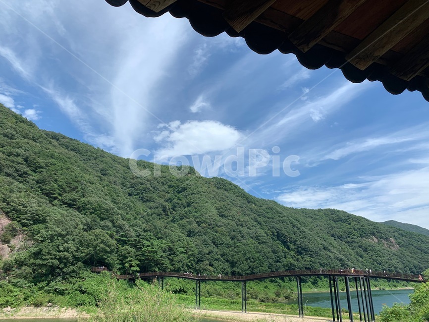 다리,처마,산,하늘,여름,자연
