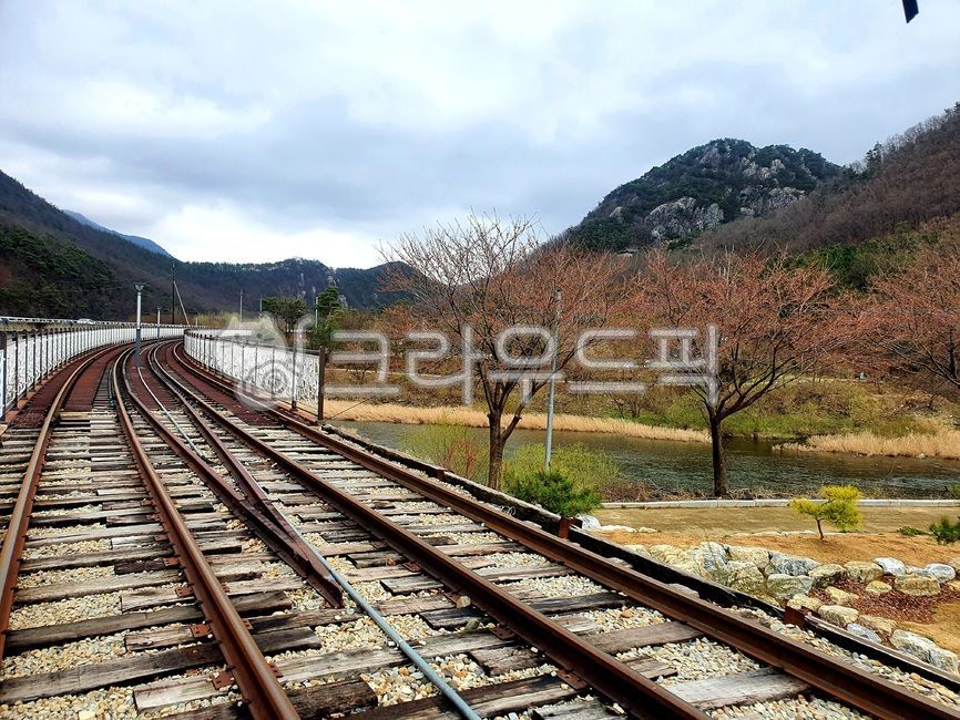 railway, 철도, 기찻길, rail, 레일, 사진,이미지,일러스트,캘리그라피 - helle00작가