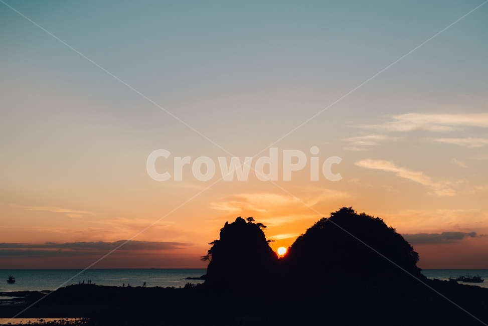 태안,꽃지해변,꽃지해수욕장,일몰,풍경,자연,풍경,nature,landscape,한국자연풍경,한국자연경관,korea nature landscape,실루엣,그림자,silhouette,shadow,outdoors,옥외,sky,하늘,red sky,붉은 하늘,sunset,dawn,새벽,dusk,황혼