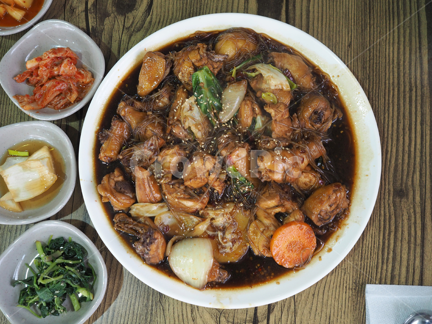 찜닭,닭요리,닭도리탕,한국음식,야채찜닭,안동찜닭,요리,음식,간장찜닭,식사,한식,육류,고기,한국요리,food,koreanfood,chicken,cook,meal,음식,식재료,요리,food,cook,meal,dishes,food reserves,한식,한국음식,한국요리,korean food,korean dishes,korean meal,korean cook