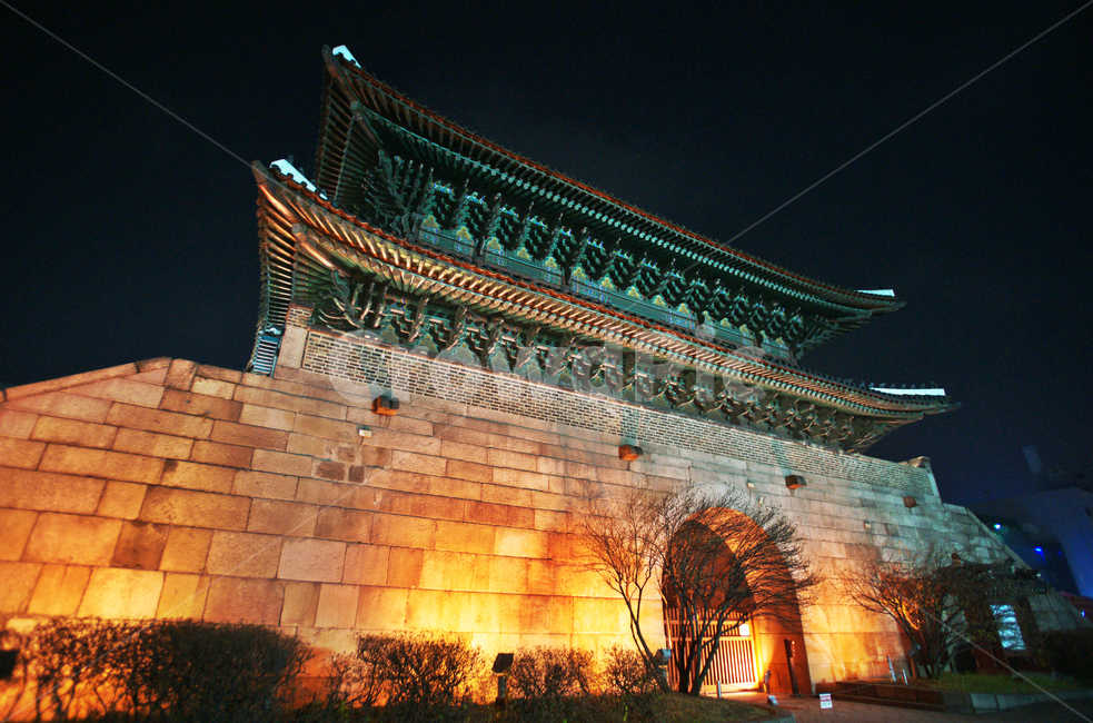 동대문,흥인지문,동문,조선시대,성곽,보물제1호,서울,야경,야경,밤,풍경,nightscape,night,landscape,한국전통,한국문화,korean traditional,korean culture,랜드마크,landmark,tourist attraction,한국랜드마크,한국관광지,한국명소,korea landmark,korea tourist attraction,건축물,건물외관,exterior,building,structure,architecture,construction,건물,pagoda,탑,shrine,신사,worship,예배