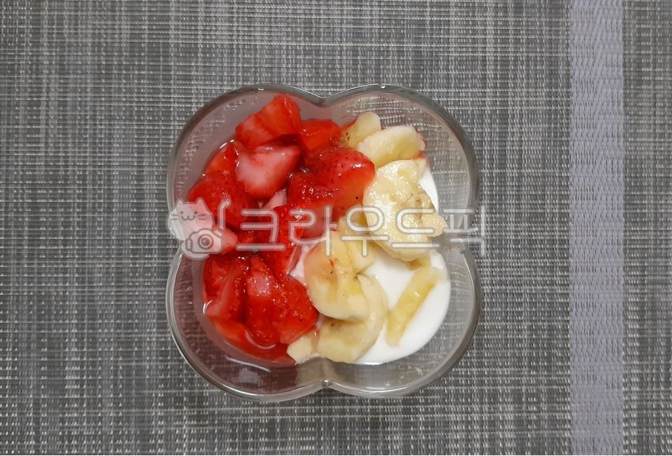 요거트,yogurt,과일요거트,딸기,바나나,strawberry,banana,fruits,디저트,간식,dessert