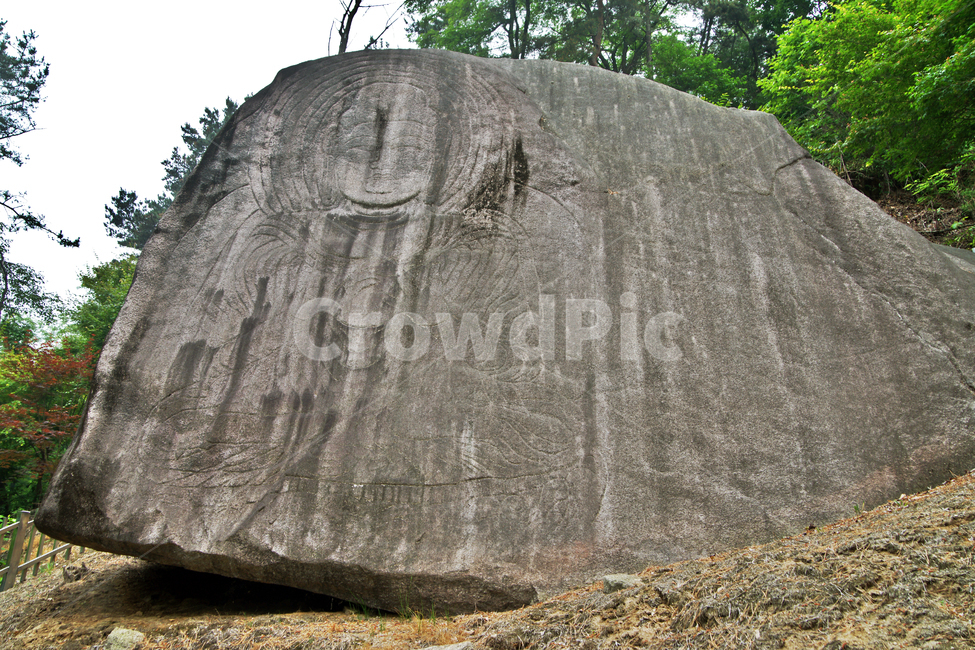 Icheon,ring,prisoner,Zhuan Falun Man,buddha statue,Tangible cultural property,Maoksang,Rockcarved seated Buddha statue,granite,Sogori Rock Rock Seated Buddha,Rockcarved Buddha,Goryeo Dynasty,lotus position