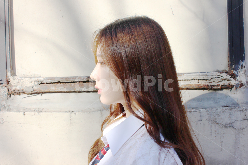 여자,학생,감성,빛,분위기,햇살,햇빛,교복,옆모습,자연광,사람,인물,인간,human,person,얼굴표정,facial expression,face,여성,여자,woman,female,lady