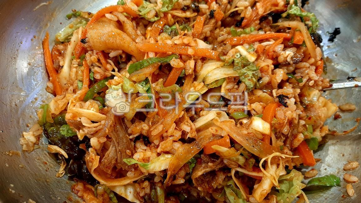 Herbs,one meal,cabbage,bibimbap,seasoning sauce,bean sprouts,chili pepper paste,vegetable,Korean traditional food,rice,food,side dish,meal,Lettuce,Vegetable Bibimbap,Bulgogi Bibimbap,simple food,carrot