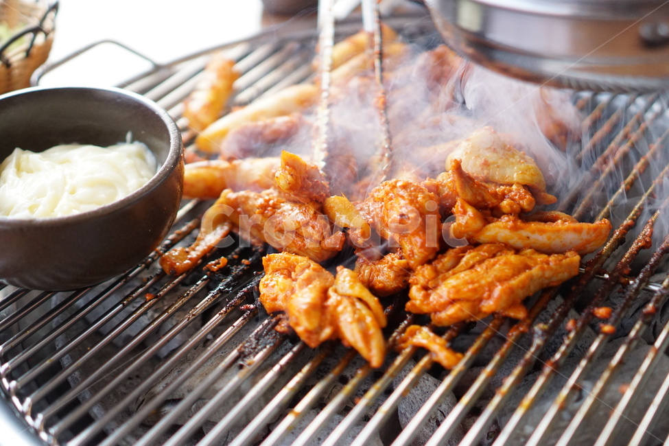 춘천닭갈비,치즈,치즈닭갈비,그릴,숯불닭갈비,음식,식재료,요리,food,cook,meal,dishes,food reserves,육류,고기,meat,한식,한국음식,한국요리,korean food,korean dishes,korean meal,korean cook