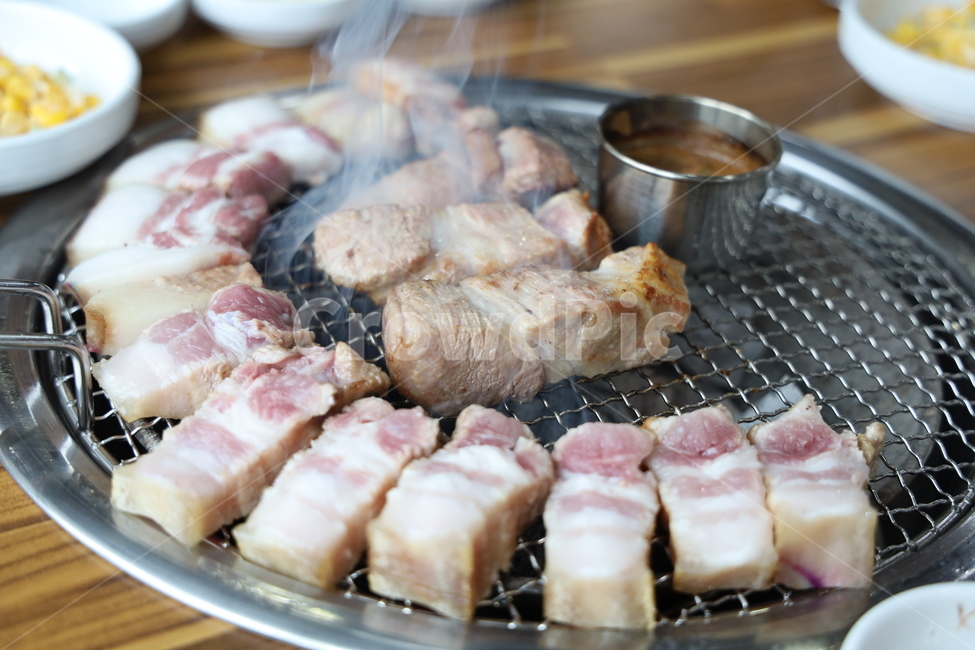 근고기,돼지고기,목살,삼겹살,돼지구이,멜젓,음식,식재료,요리,food,cook,meal,dishes,food reserves,육류,고기,meat