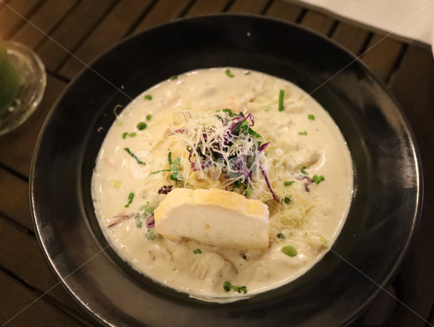 dish,파스타,pasta,food,음식,meal,bowl,soupbowl,그릇,검정색,까르보나라,음식,식재료,요리,food,cook,meal,dishes,food reserves,양식,서양음식,서양요리,western food,western dishes,western meal,western cook