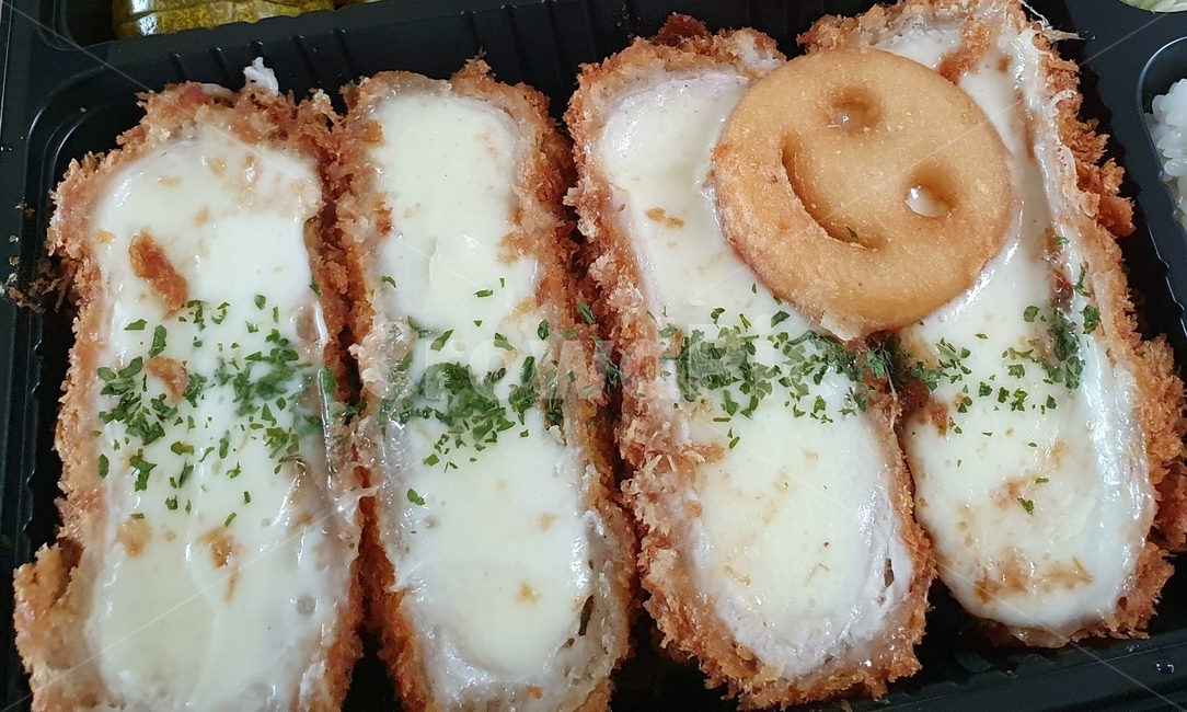 치즈돈가스,돈가스,치돈,포크커틀릿,치즈,파슬리,감튀,스마일감튀,pork,cheese,food,meal,lunch,dinner,음식,식사