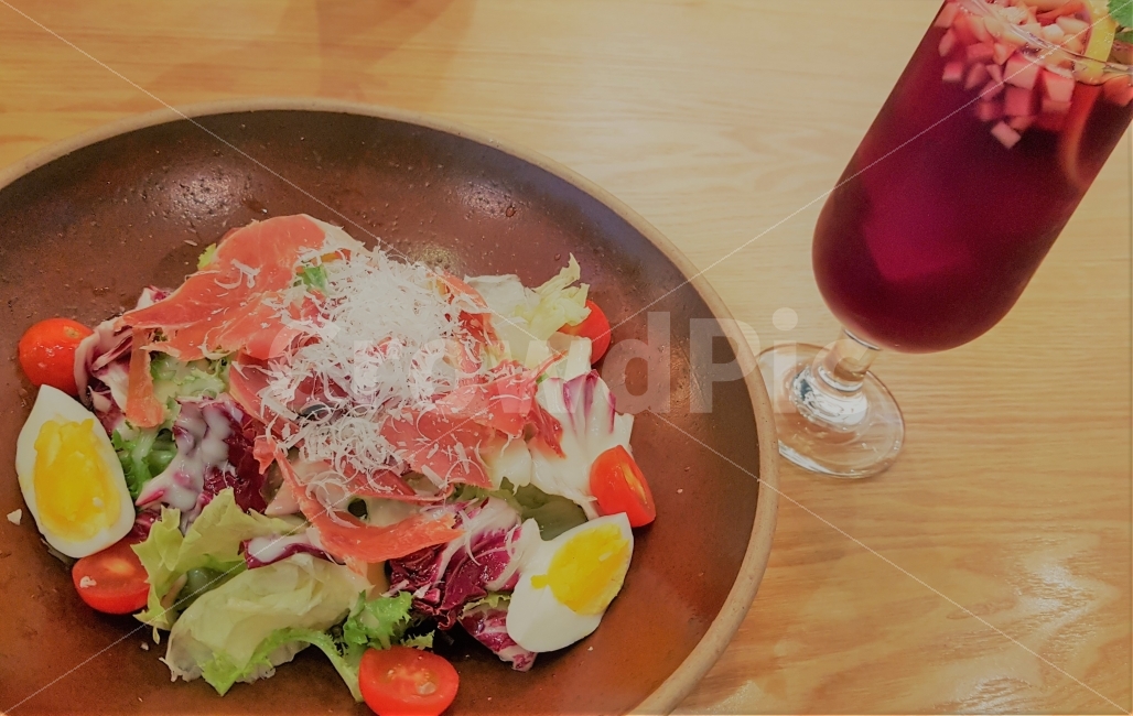 하몽샐러드,hamon,sangria,상그리아,레드와인,레드상그리아,red,redwine,redsangria,drink,eat,마시다,음료수,먹다,음식,식재료,요리,food,cook,meal,dishes,food reserves,채소,야채,vegetables,디저트,간식,후식,dessert,snack,술,주류,alcohol