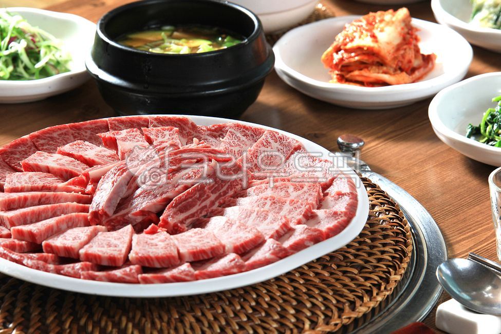 tray,Korean beef skirt meat,Rattan,snack,beef,Korean beef restaurant,salchisal,bamboo stand,rattan support,plate holder,skirt meat,rattan tray,cooking,roast,beef ribs,kimchi,restaurant,Korean,Korean beef,food,Assorted Korean beef,meal,Korean beef salchisa