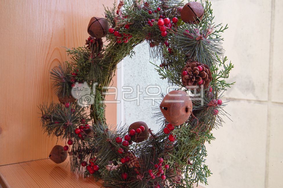 Christmas decoration,pine tree,Christmas,green,tree,winter,christmastree,christmas,wreath,interior,circular tree,circle,decoration,pine decoration