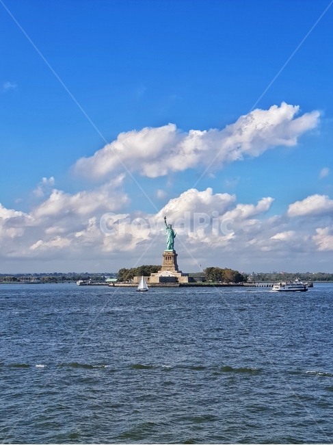 미국,뉴욕,자유의여신상,하늘,강,도시,조형물,usa,newyork,statueofliberty,city,urban,sky,river,sculpture,랜드마크,landmark,tourist attraction,해외,외국,세계,foreign,oversea,world,세계랜드마크,해외랜드마크,외국랜드마크,world landmark,world tourist attraction,nature,자연,land,땅,outdoors,옥외,ocean,대양,water,물,sea,바다,shoreline,해안선,weather,날씨,cumulus,적운,cloud,구름,architecture,건축물,building,건물