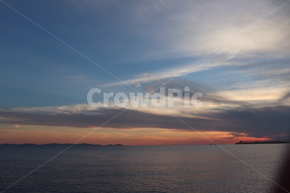 바다,노을,하늘,붉은하늘,구름,파란하늘,풍경,자연,풍경,nature,landscape,outdoors,옥외,sky,sunset,일몰,dusk,황혼,dawn,새벽,red sky,붉은 하늘
