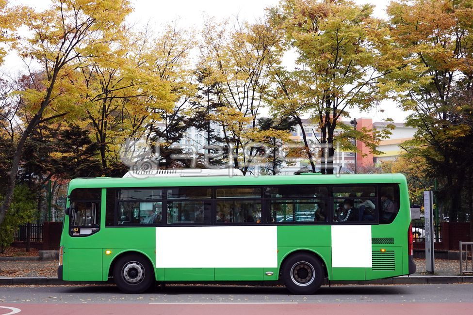 버스,버스광고,목업,목업이미지,광고,광고판,차량광고,시내버스광고,부착광고,옥외광고,판넬,비즈니스,상업광고판,도시배경,사인보드,상업광고,커머셜,비어있는,프레임,광고디자인,빈공간,배경,바탕,백그라운드,사각형광고판,차량,교통수단,bus,busadvertisement,mockup,mockupimage,billboard,vehicleadvertisement,citybusadvertisement,advertisement,outdooradvertisement,panel,business,commercialbillboard,citybackground,signboard,commercialadvertisement,commercial,free,frame,advertisingdesign,emptyspace,background