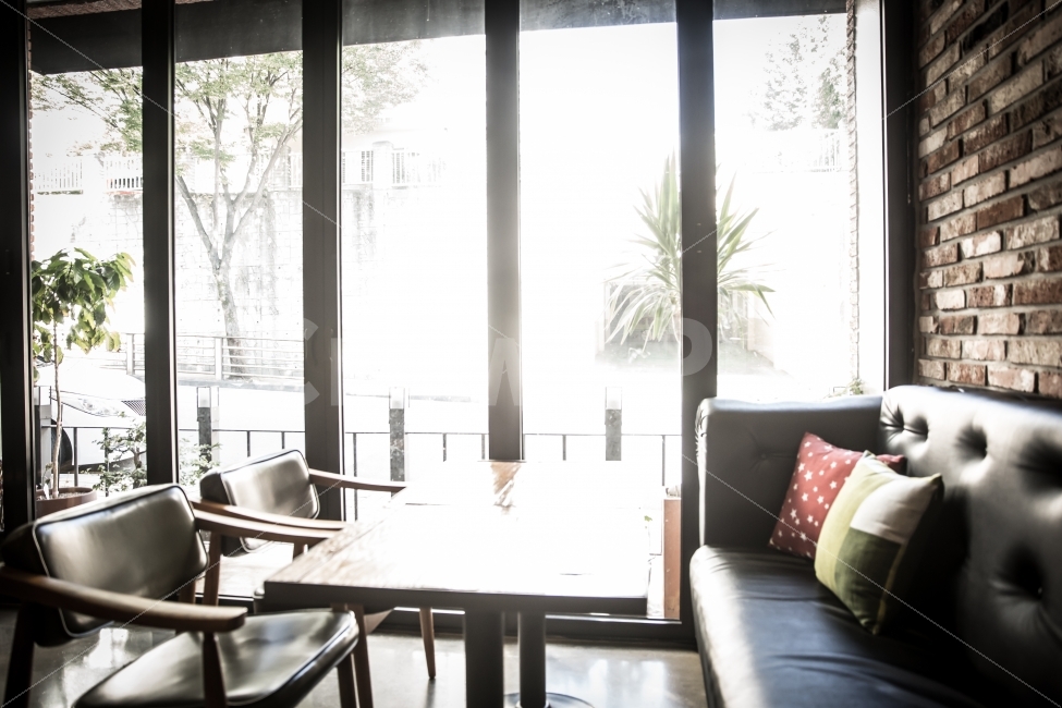 카페,휴식,나른한,인테리어,따뜻한,햇빛,빈자리,빈테이블,감성,배경,sunshine,cafe,rest,warm,lazy,afternoon,drowsy,emotion,background,커피,카페,coffee,cafe