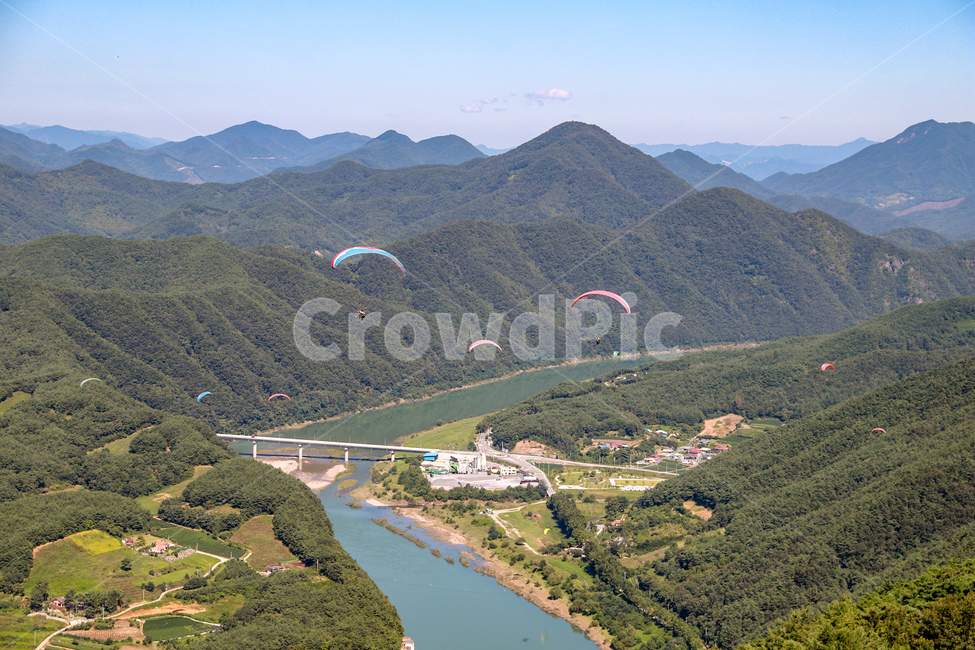 패러글라이딩,산정상,단양군,두산리,패러,글라이딩,자연,풍경,nature,landscape,한국자연풍경,한국자연경관,korea nature landscape,스포츠,레저,운동,sports,leisure,exercise,adventure,모험,leisure activities,레저 활동,gliding,활공