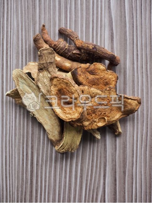 동양의학,한약재료,한약재,약재,식물,음식,배경,건강식품,감기,약,한약,감초,검정,한방약,한방,건조식품,의학,아시아문화,한국문화,감기치료제,orientalmedicine,chinesemedicineingredients,herbalmedicine,medicine,food,background,healthfood,cold,chinesemedicine,black,driedfood,asianculture,koreanculture,coldremedy