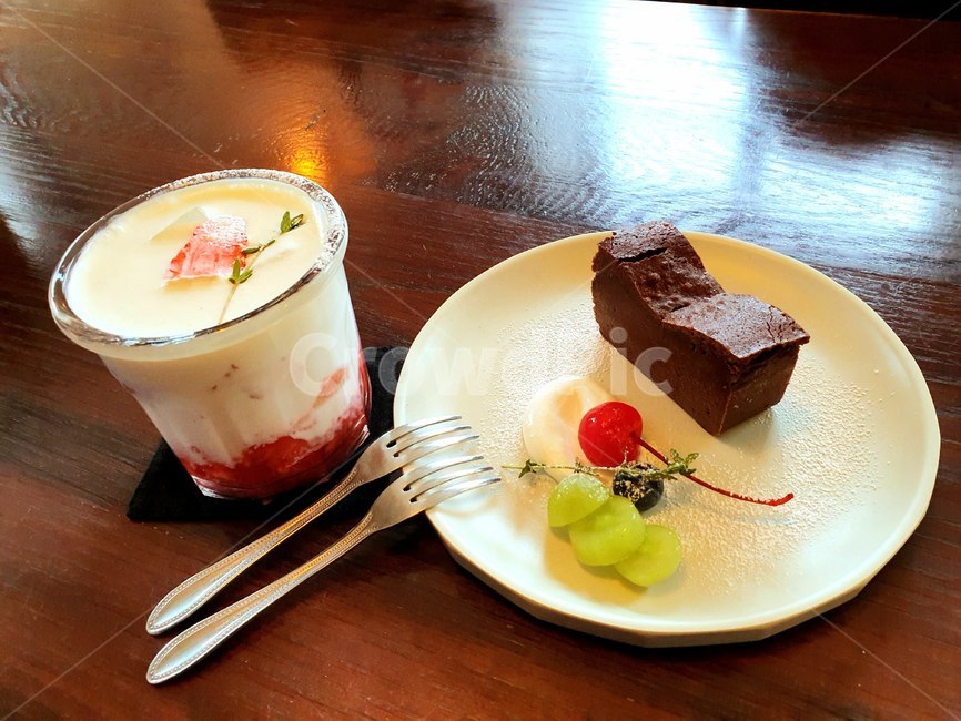 dessert,디저트,과일,케이크,브라우니,딸기라떼