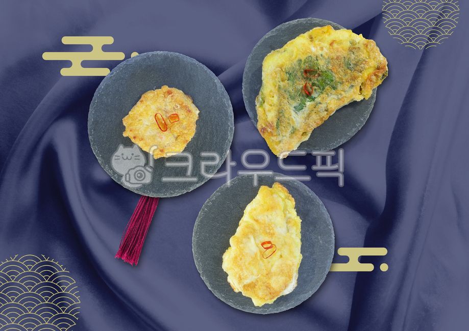 배경,백그라운드,한국,새해,신년,연하장,인사,새해인사,명절,설,설날,전통,전통문양,전통패턴,추석,한가위,음식,한국음식,전통음식,제사음식,전,동그랑땡,깻잎전,동태전,보자기,설날일러스트공모전,korea,korean,newyear,holiday,food,poster,traditional,그래픽,일러스트레이션,graphic,illustration